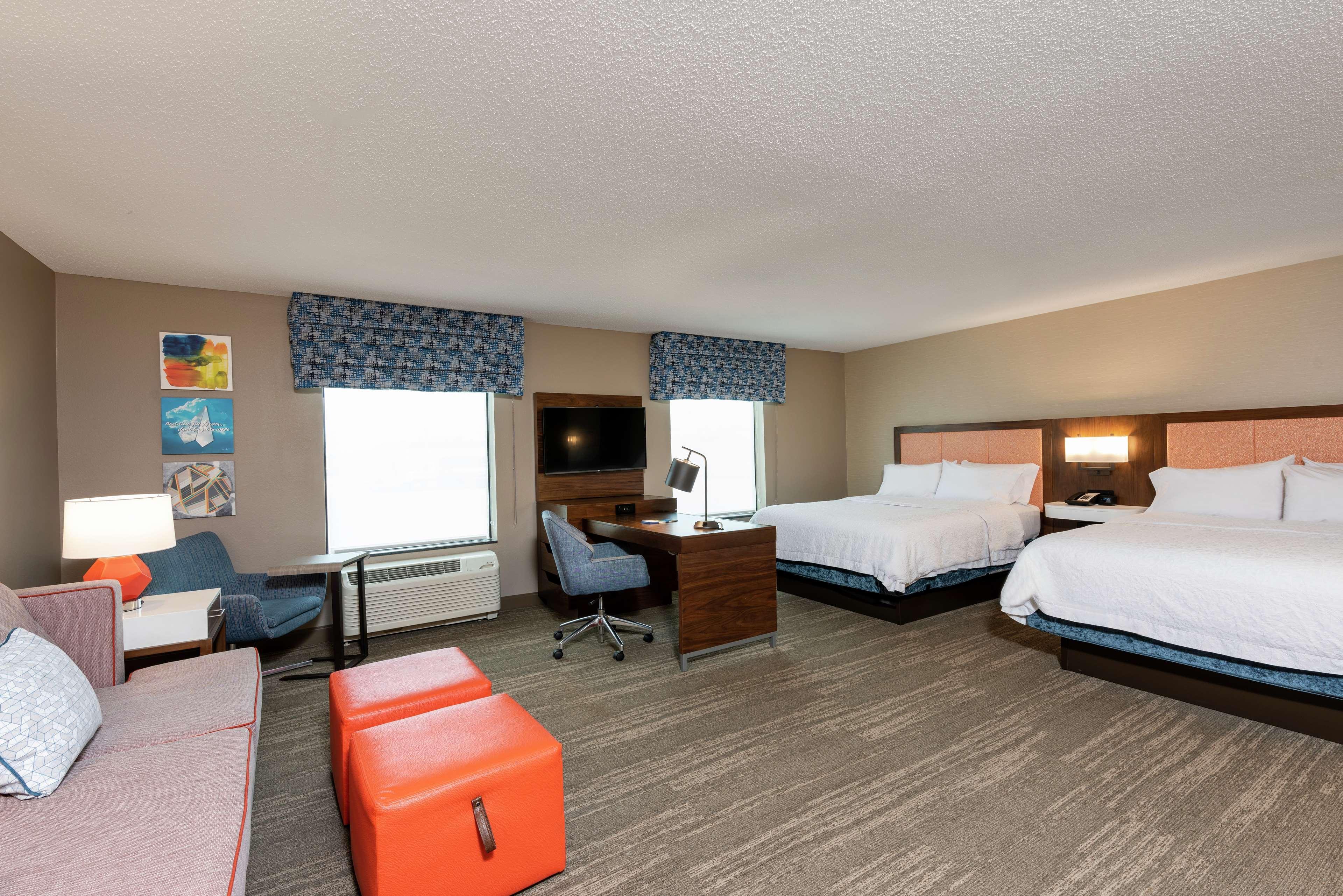 Hampton & 3* Marshalltown