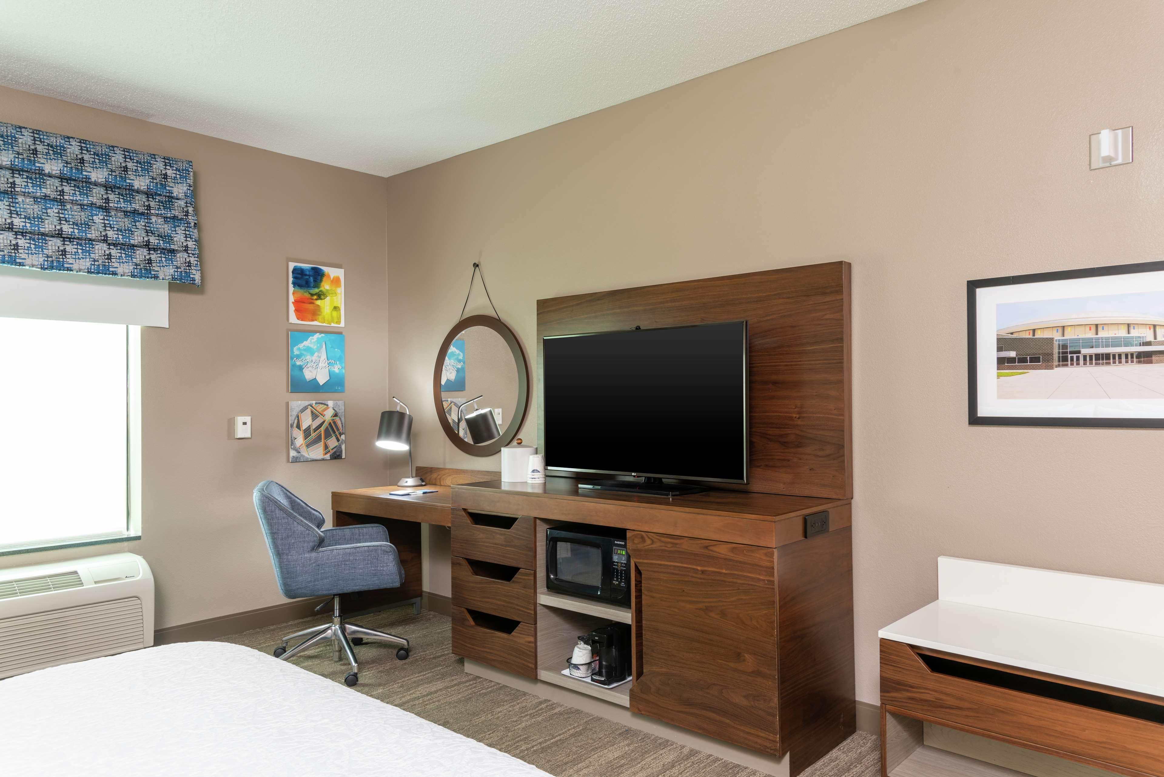 Hampton & Hotel Marshalltown